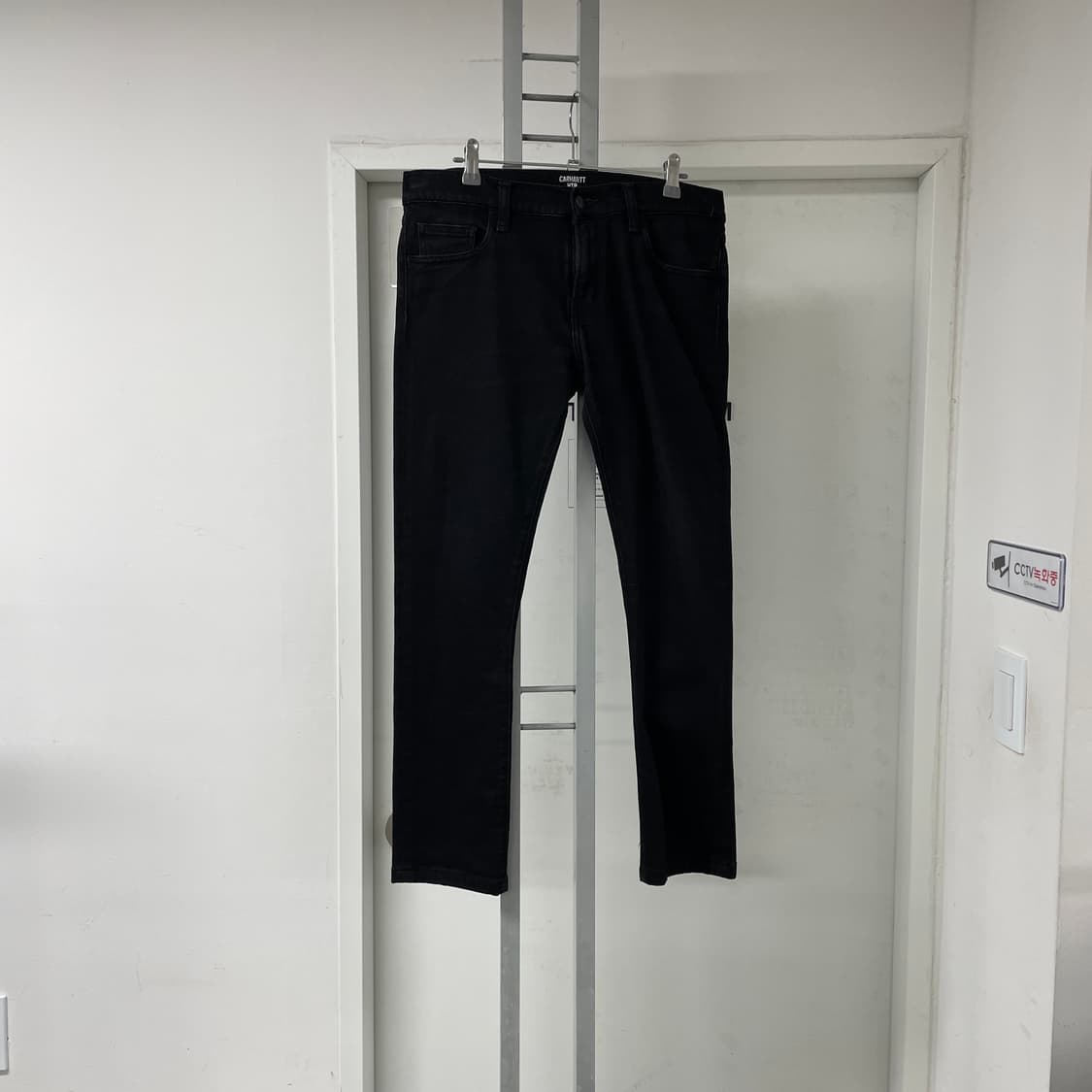 칼하트 WIP 블랙 데님 팬츠 31/32 상품이미지5