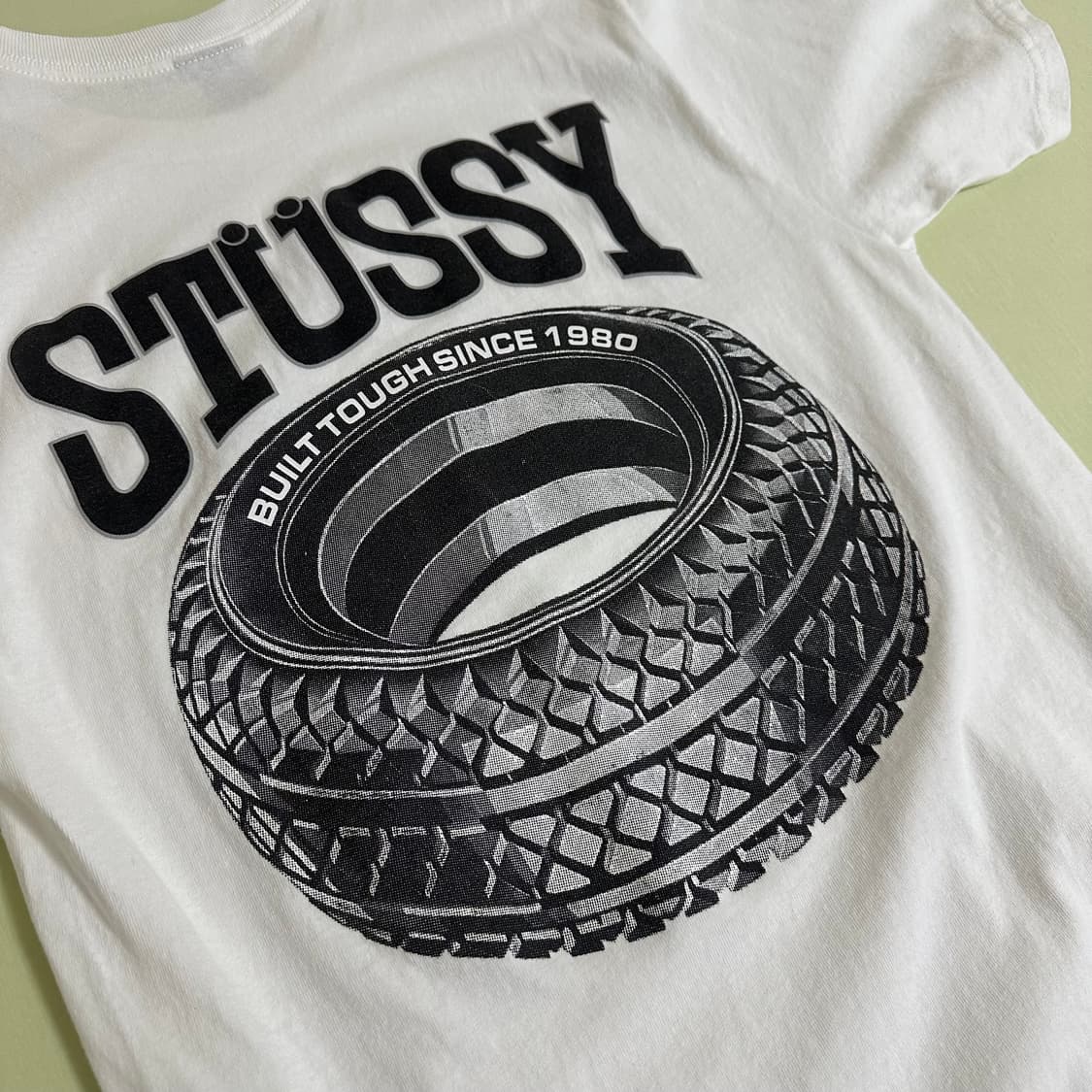 스투시 타이어 티셔츠 반팔 화이트 상품이미지1