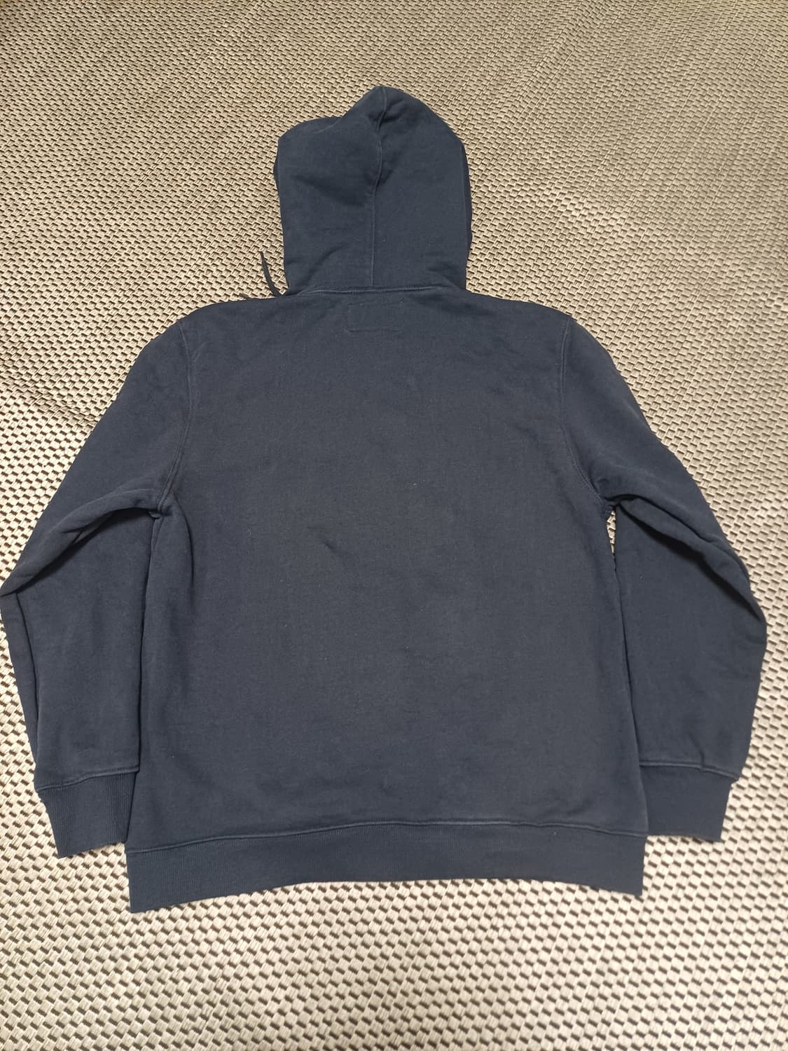 예스아이씨(YESEYESEE) 아치 로고 후드 네이비 - S 상품이미지2