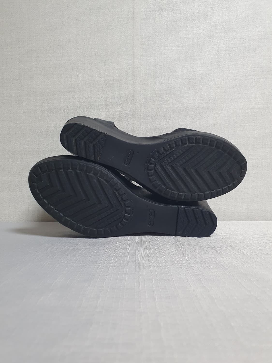 크록스 레이2 앵클 스트랩 웨지 샌들 블랙 240mm 상품이미지8