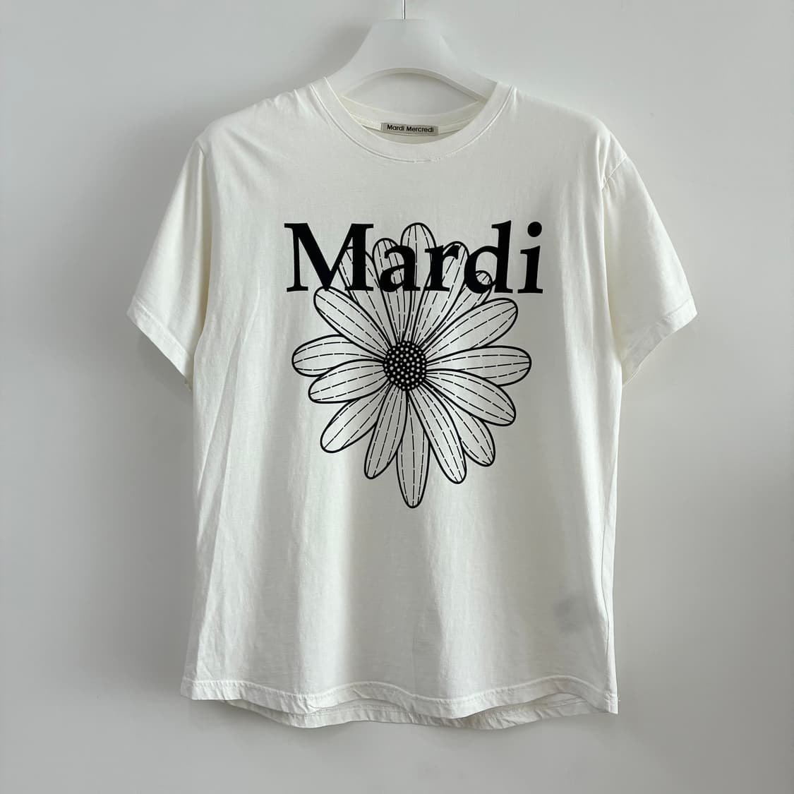 마르디 메크르디 플라워 화이트 반팔 티셔츠 상품이미지2