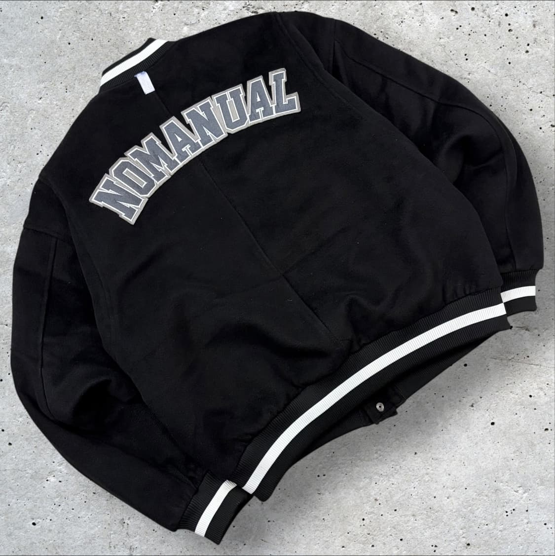 [L] 노매뉴얼 블랙 바시티 자켓 NM 로고 B388 상품이미지1