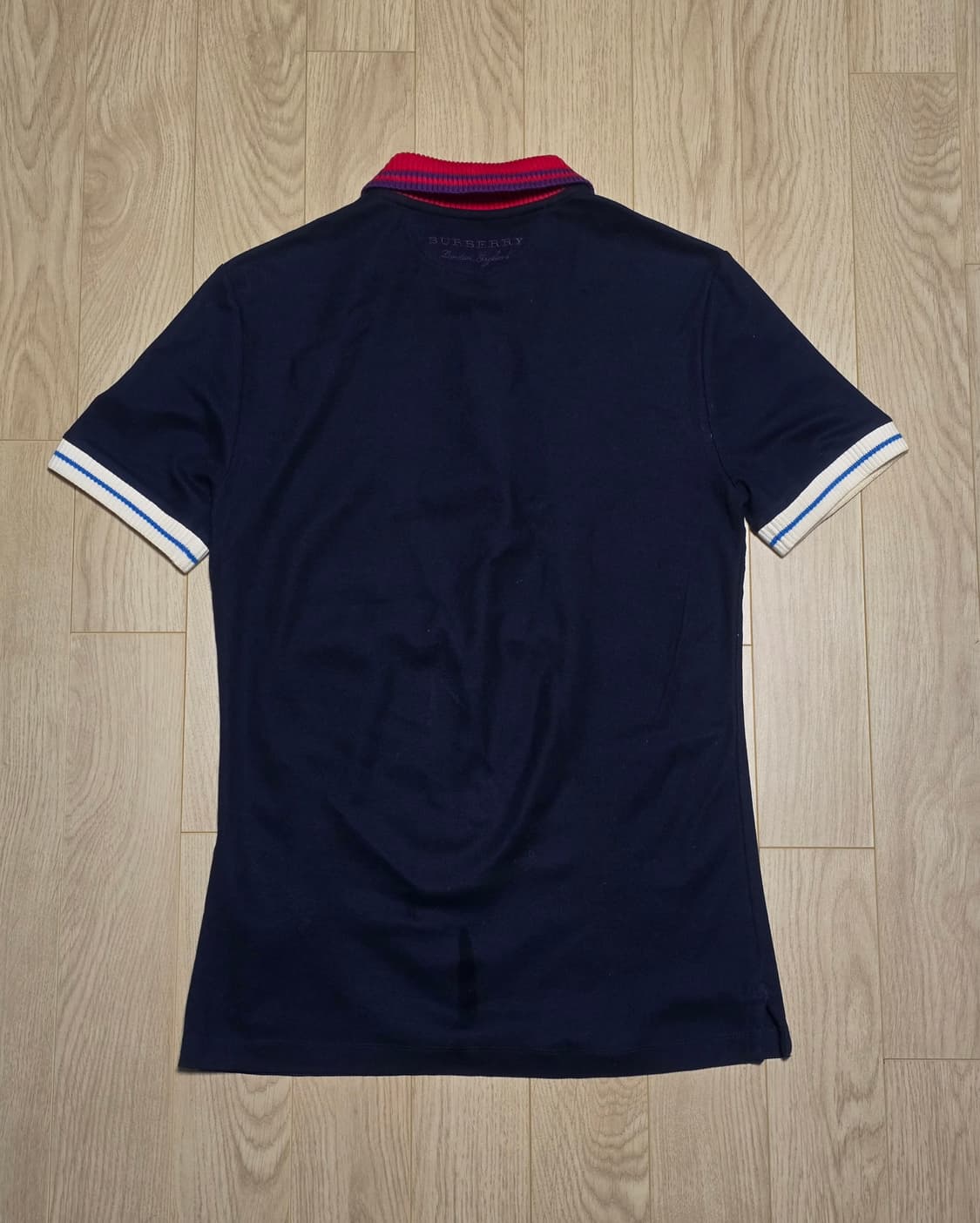 버버리 백로고 각인 코튼 멀티 폴로셔츠  상품이미지4