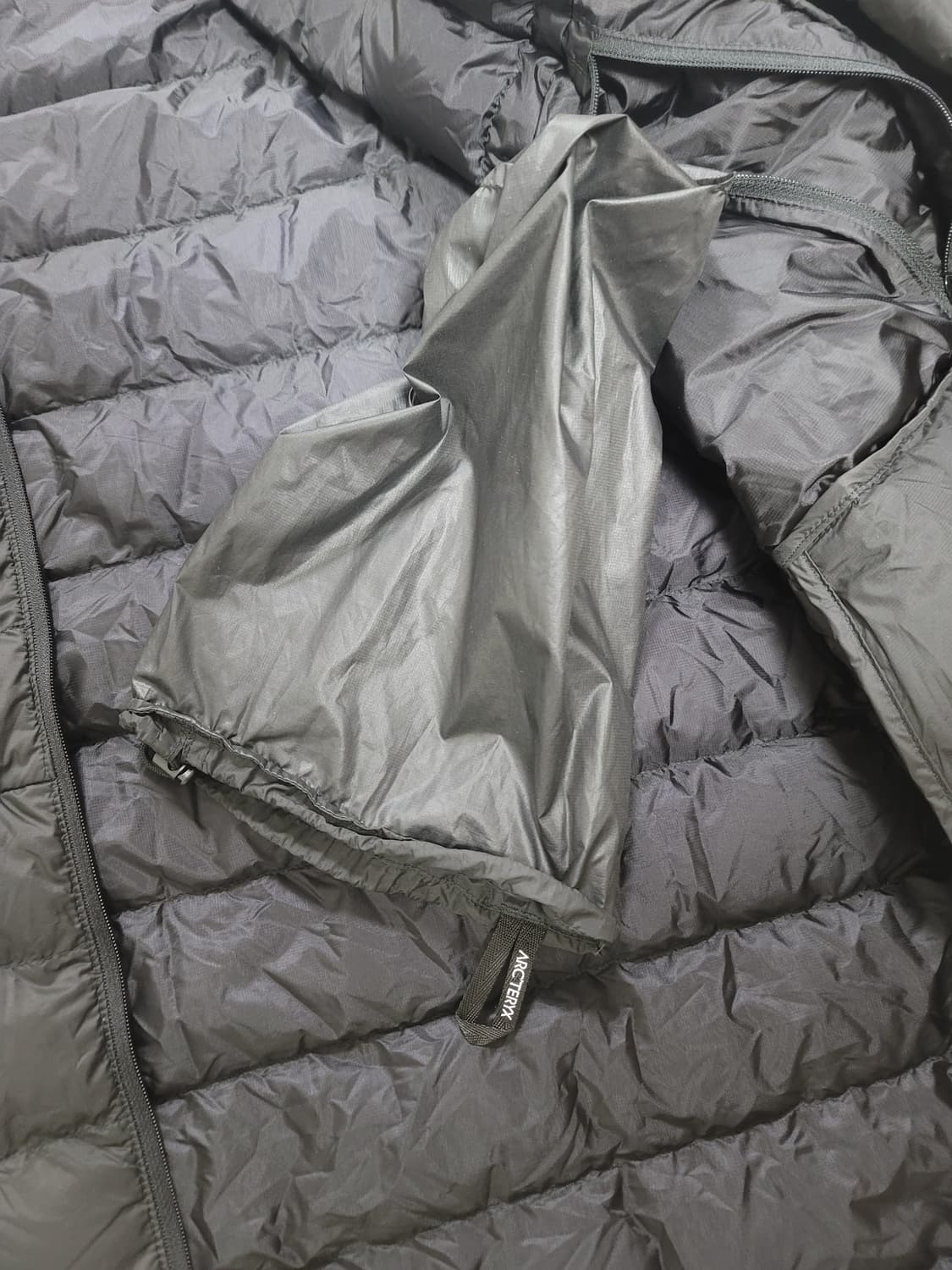 [M] <상태S급> 아크테릭스 세륨 후디 블랙 M 상품이미지5