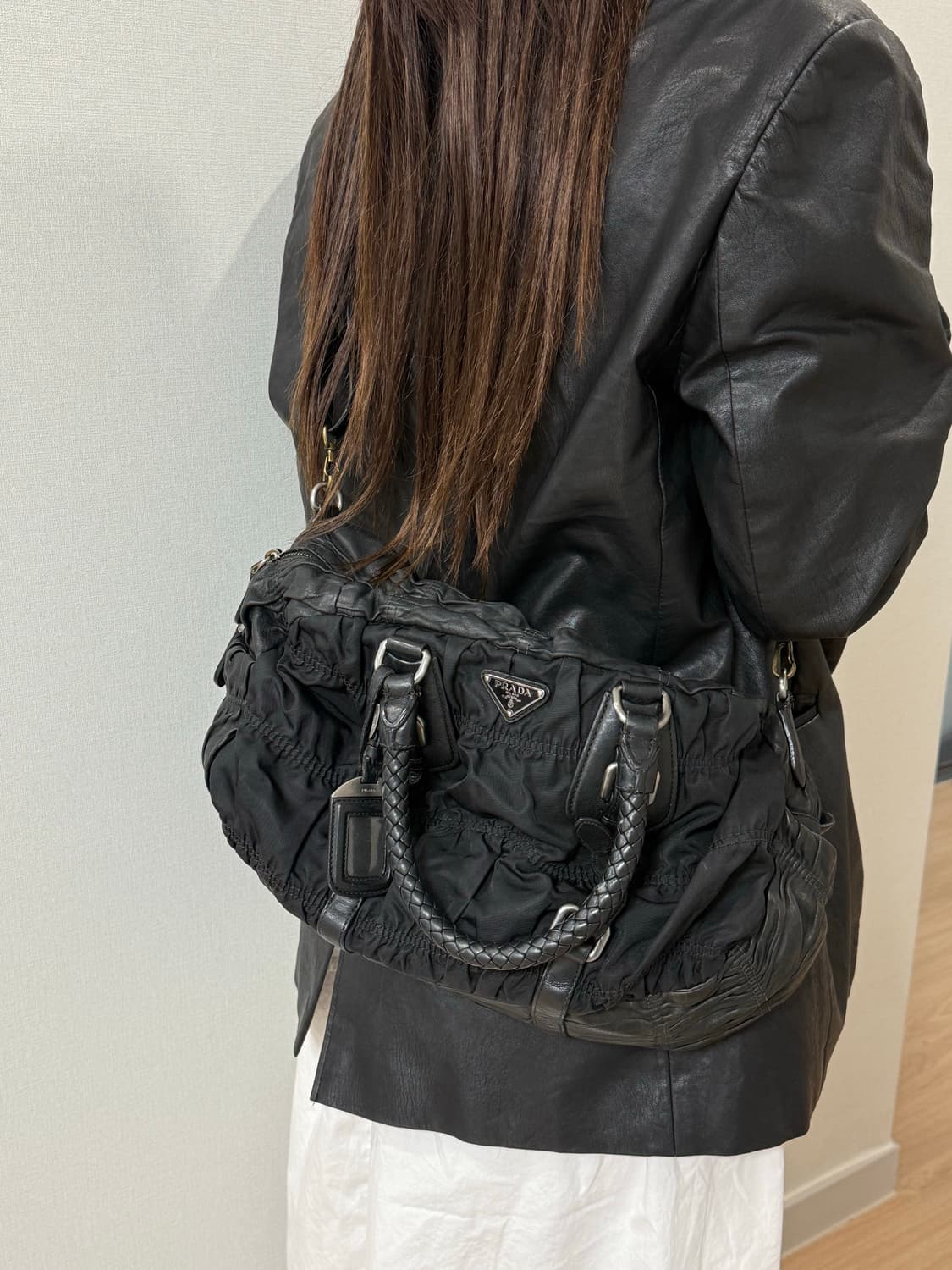 프라다 셔링 숄더 크로스백 (레더+나일론) 상품이미지1