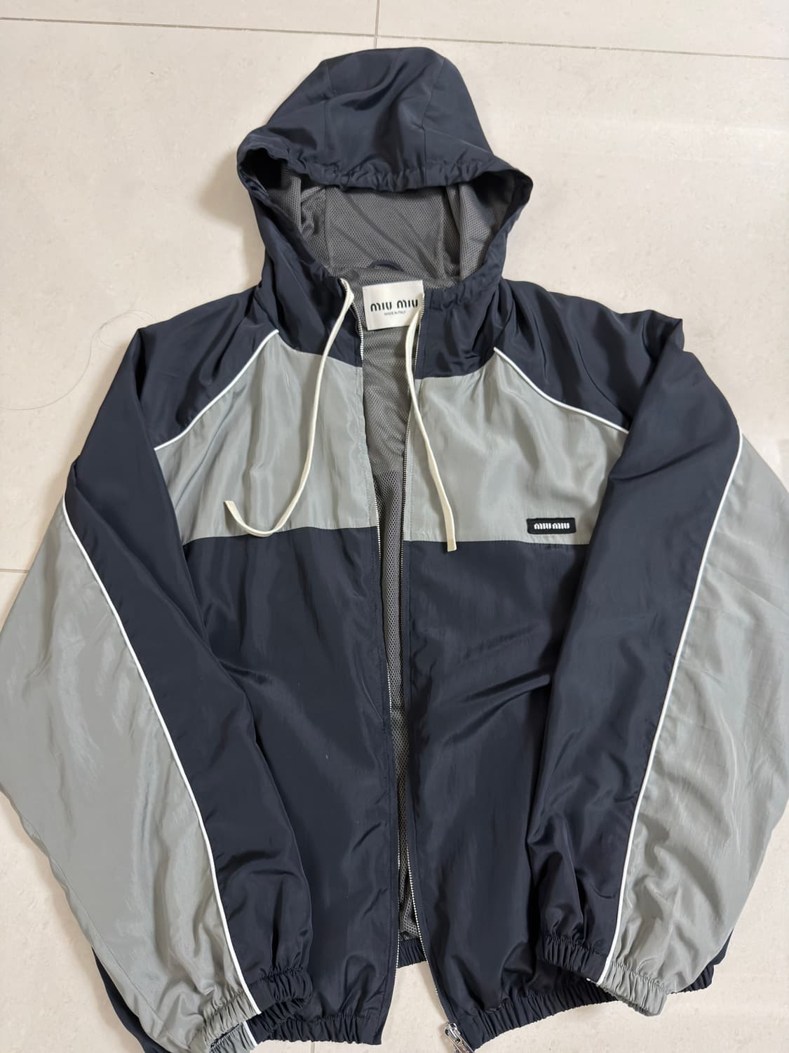 미우미우 25SS 런웨이 자켓 38 상품이미지1