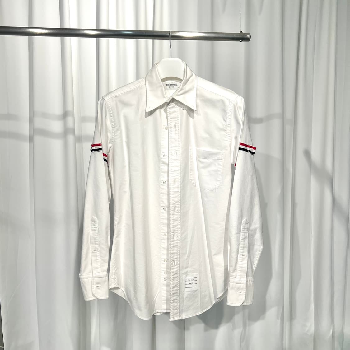 [정품] 톰브라운 암밴드 셔츠 2사이즈 상품이미지1