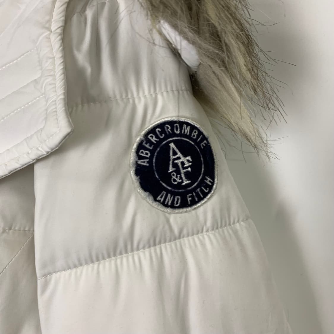 아베크롬비 화이트 울프죠 슬림핏 패딩 상품이미지5