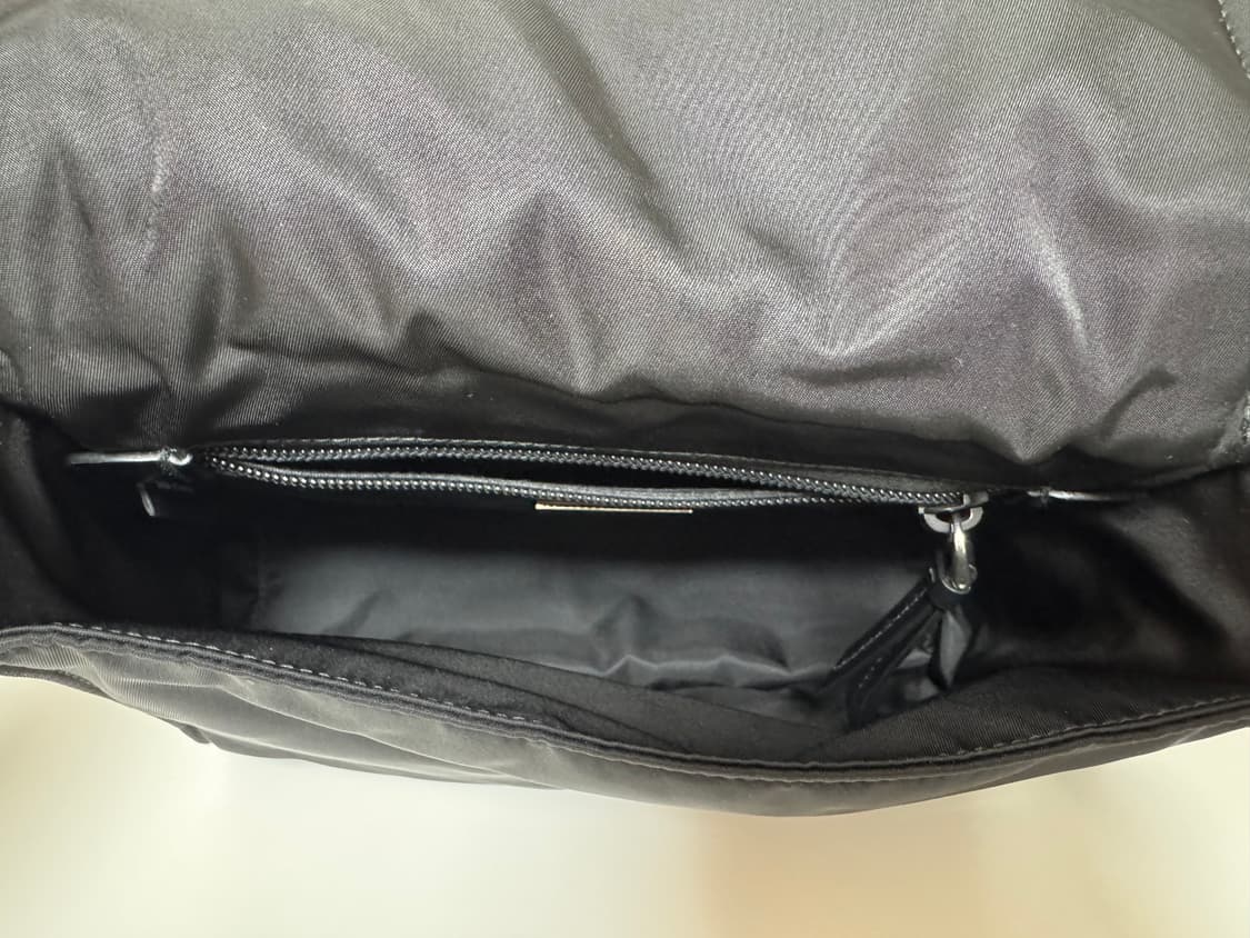 프라다 트래블러 스몰 리나일론 패딩 숄더백 상품이미지4