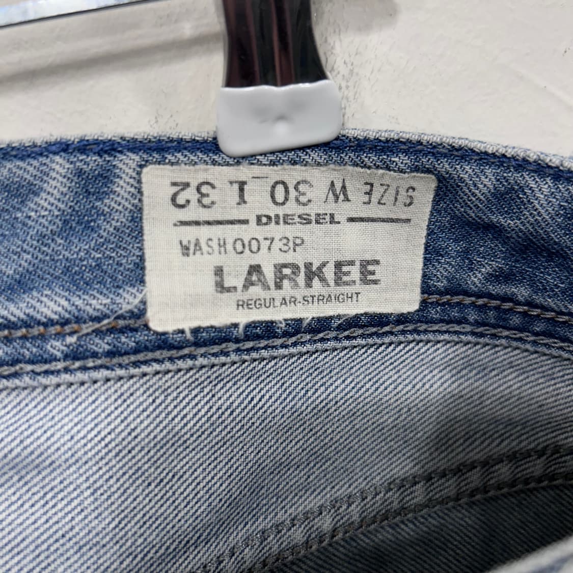 디젤 인더스트리 스트레이트핏 워싱 데님팬츠 상품이미지5