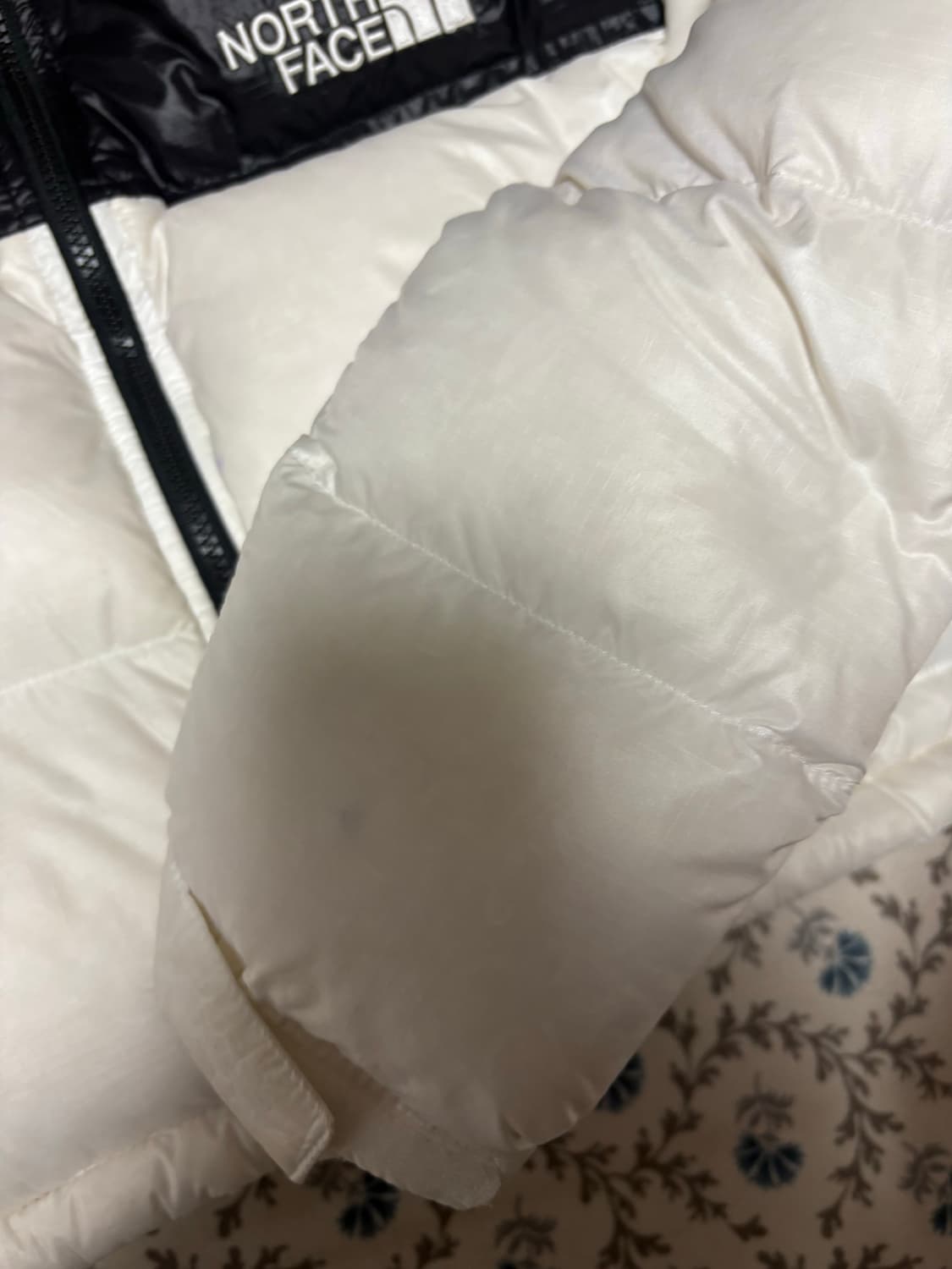 노스페이스 크롭 화이트 패딩 상품이미지2