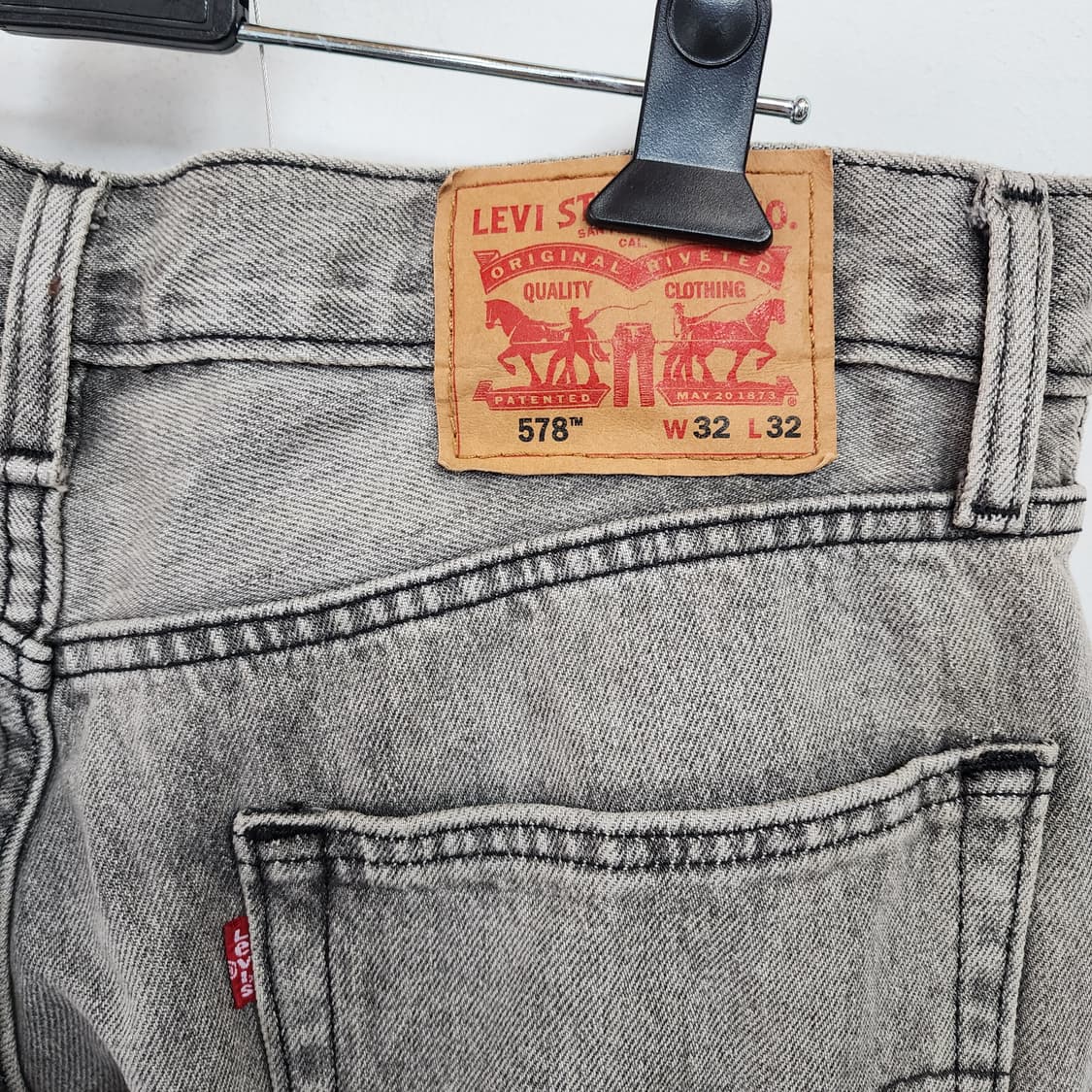 리바이스 그레이 워싱 데님 팬츠 상품이미지4