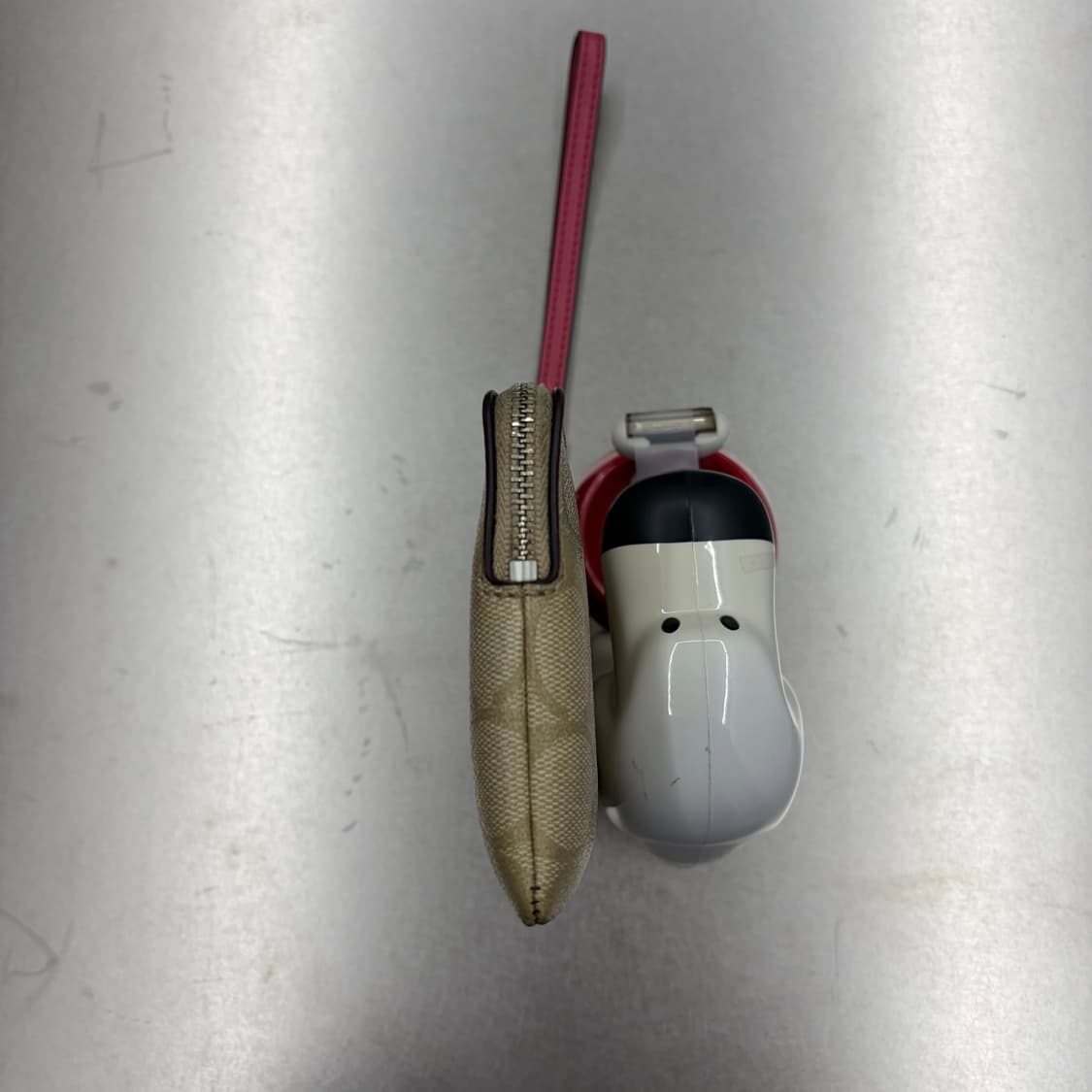 코치 시그니처 핑크 캔버스 코너 지퍼 리스틀릿 상품이미지2
