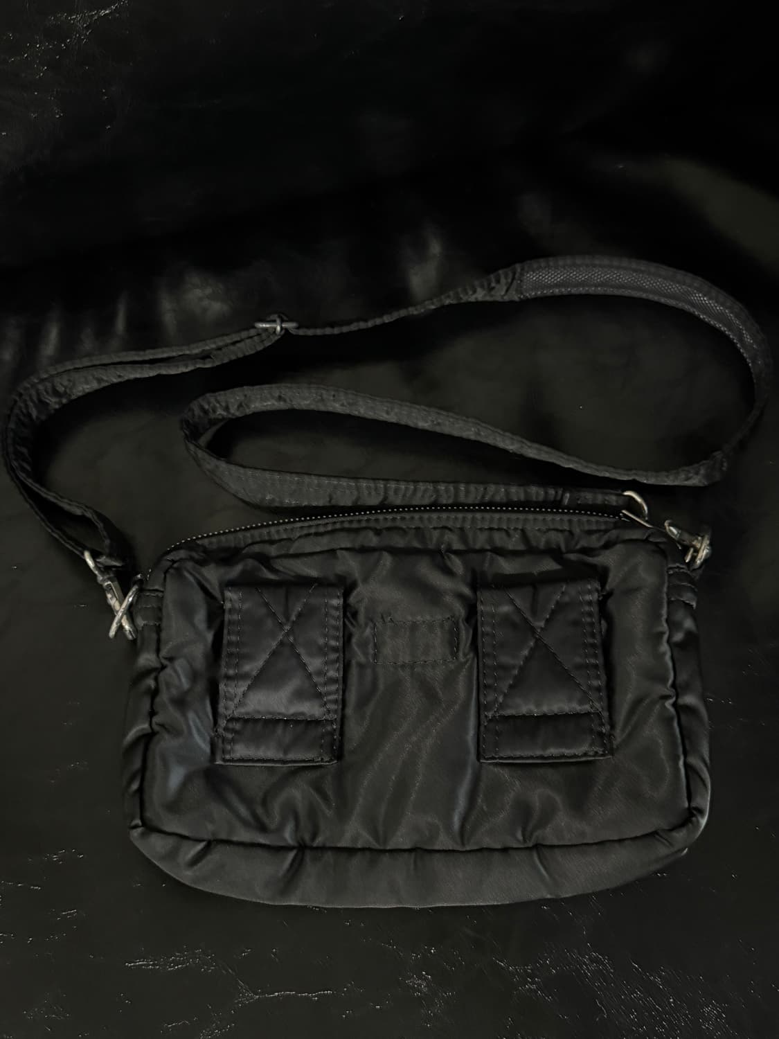 [요시다포터] Porter 탱커 미니 크로스백 블랙 상품이미지3