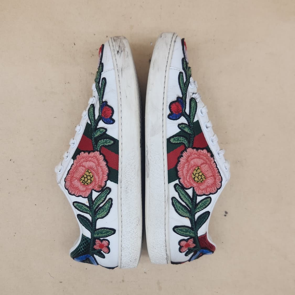 구찌 에이스플라워 자수 스니커즈35 225 상품이미지5