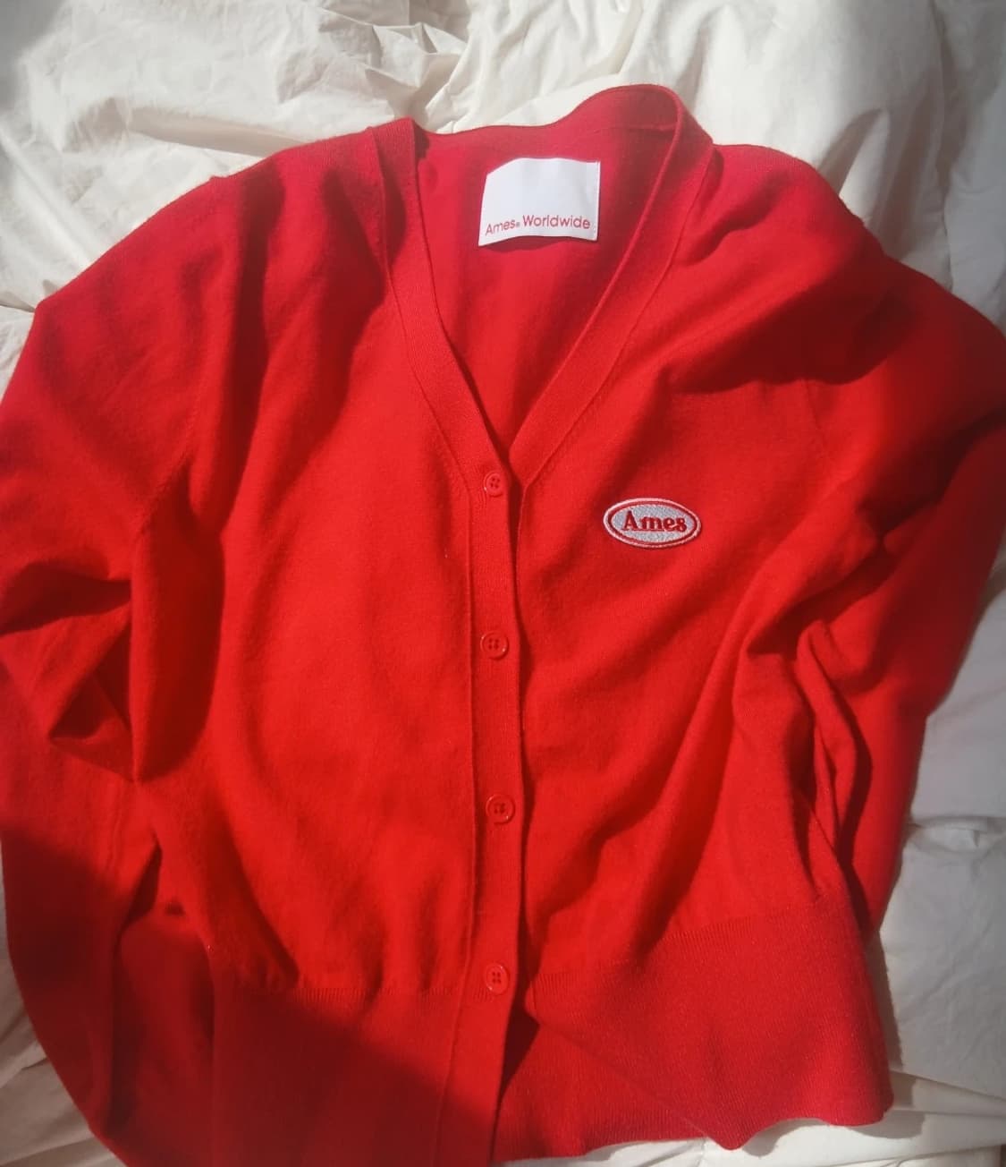 QR인증가능)아메스 월드와이드 베이직 로고 와펜 가디건 (RED) 상품이미지2