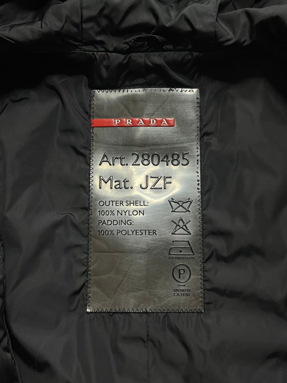 프라다 스포츠 후드 패딩 자켓 포코노 상품이미지4