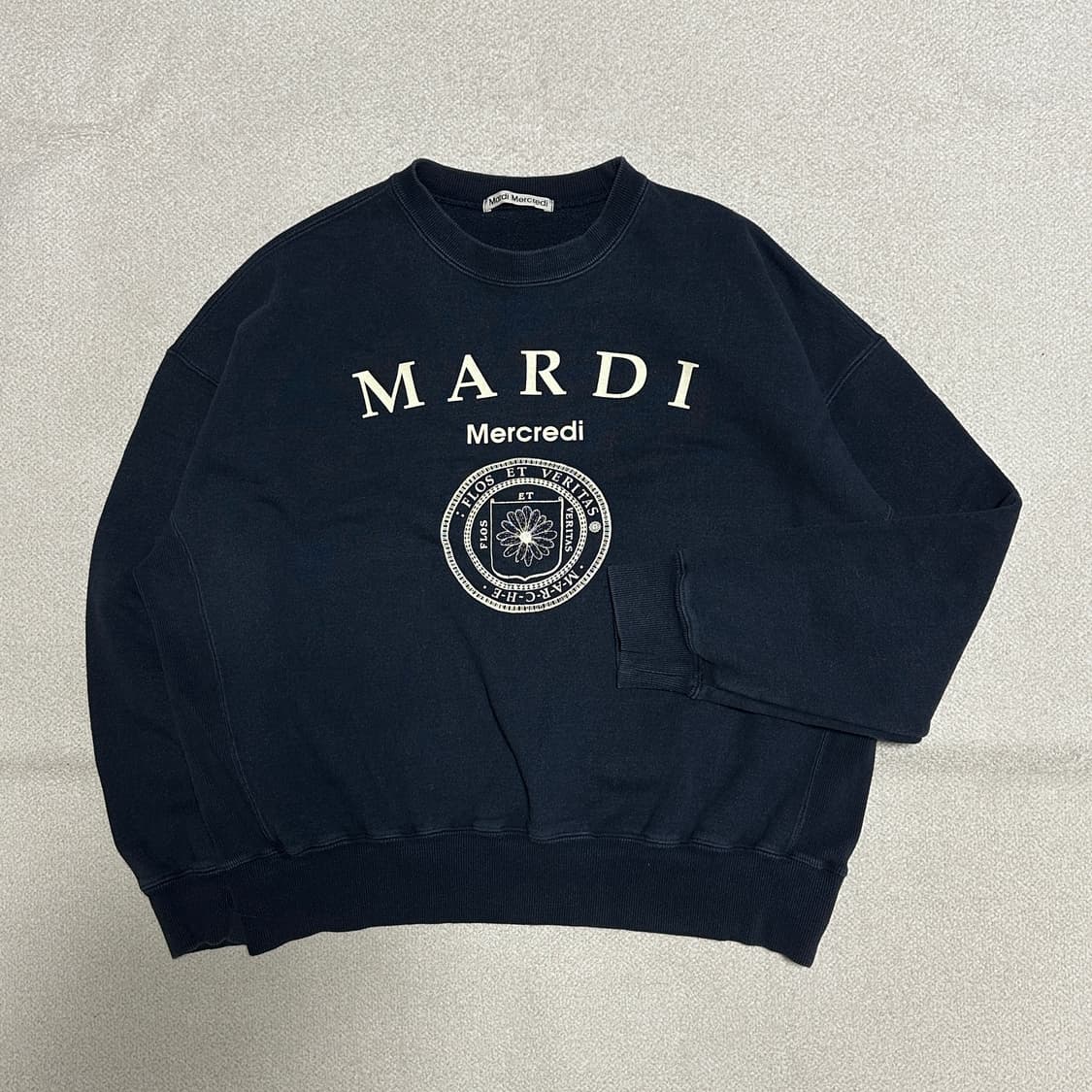 마르디 메크르디 스웨트셔츠 상품이미지1