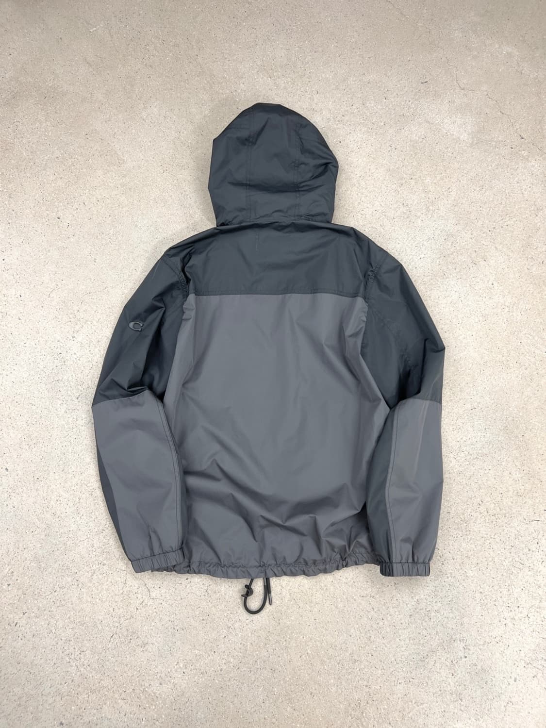 코치 레인 리액티브 윈드브레이커 상품이미지5