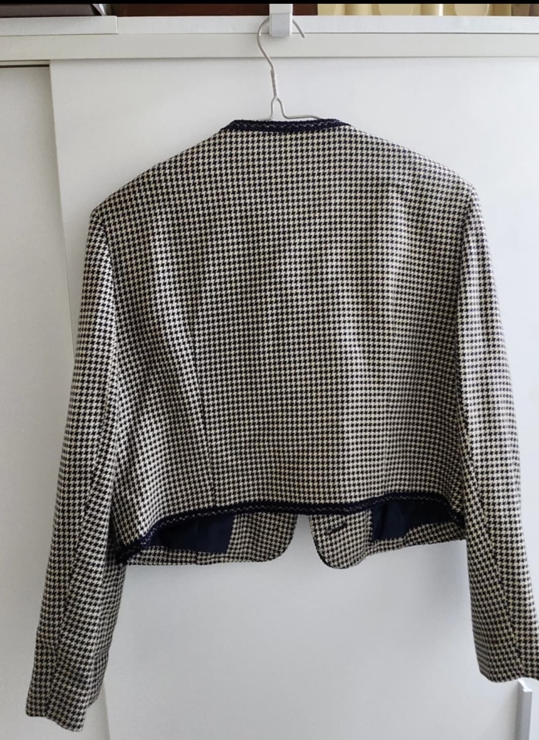 네이비 금장 크롭트위드 상품이미지5