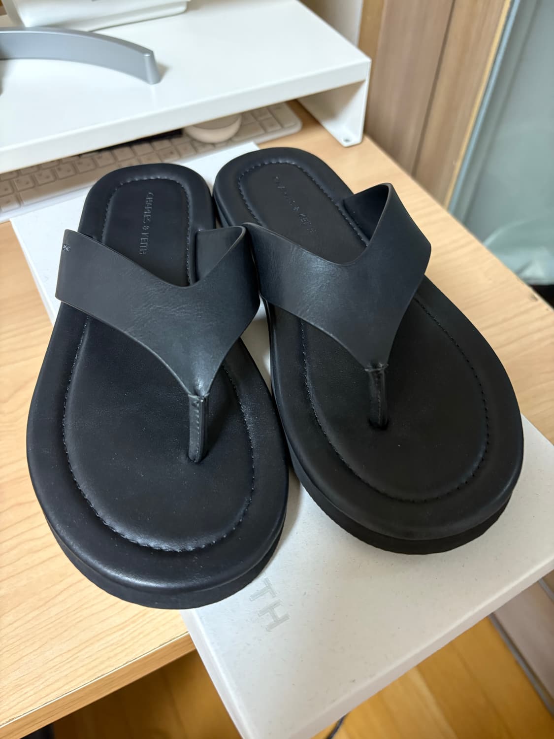 찰스앤키스 샌들 37 블랙 상품이미지1