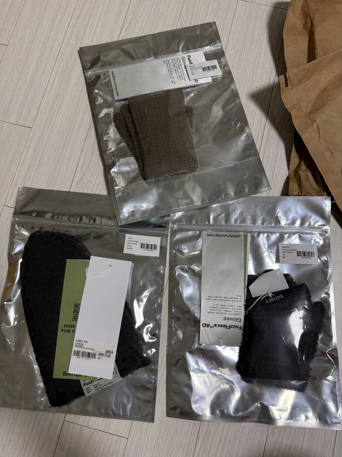 Satisfy 새티스파이 비니 장갑 팝니다 상품이미지1