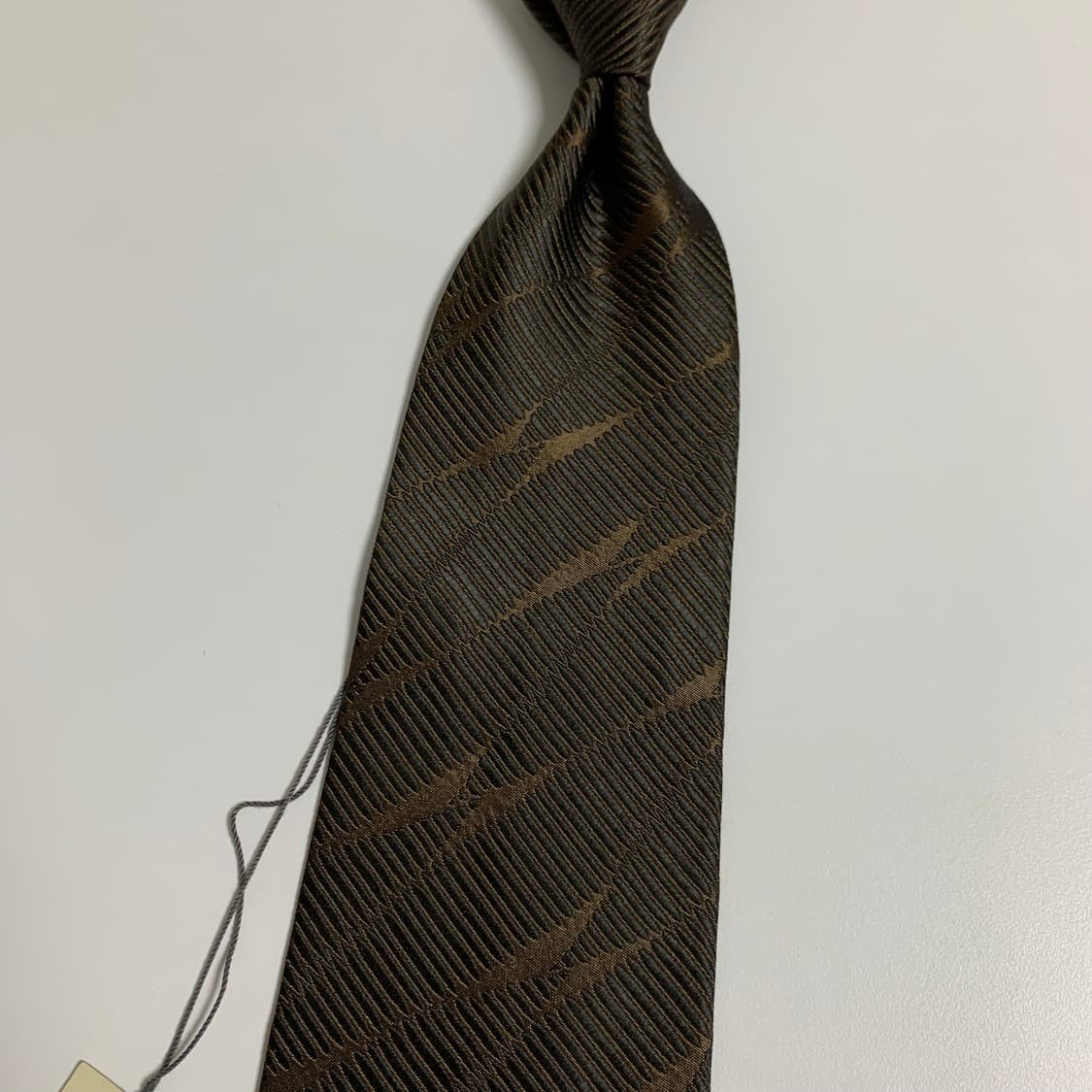 이세이미야케 명품넥타이 100실크 택 달린 상품 클래식룩 A+등급 상품이미지8