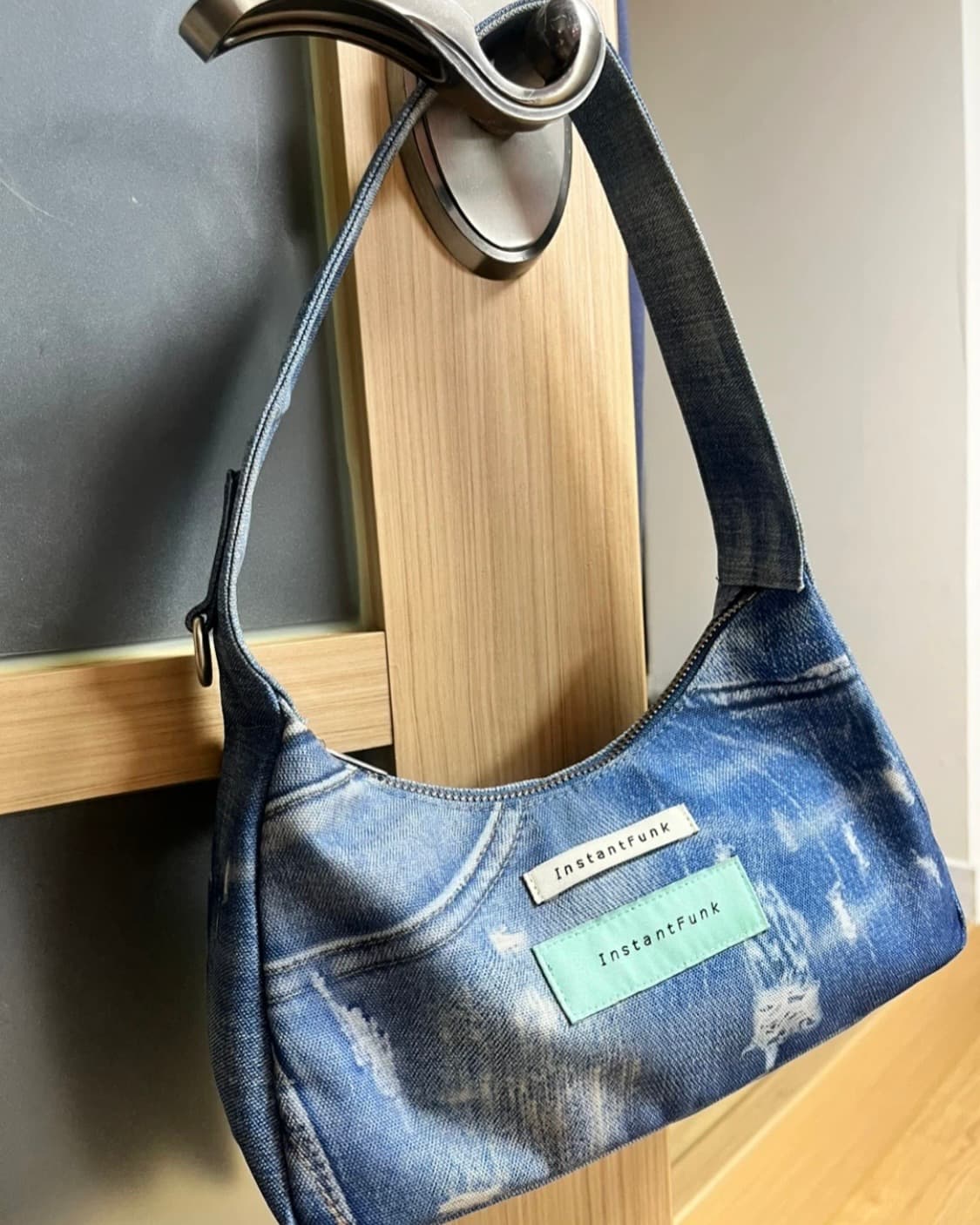 인스턴트펑크 데님 그래픽 호보백 블루 상품이미지3