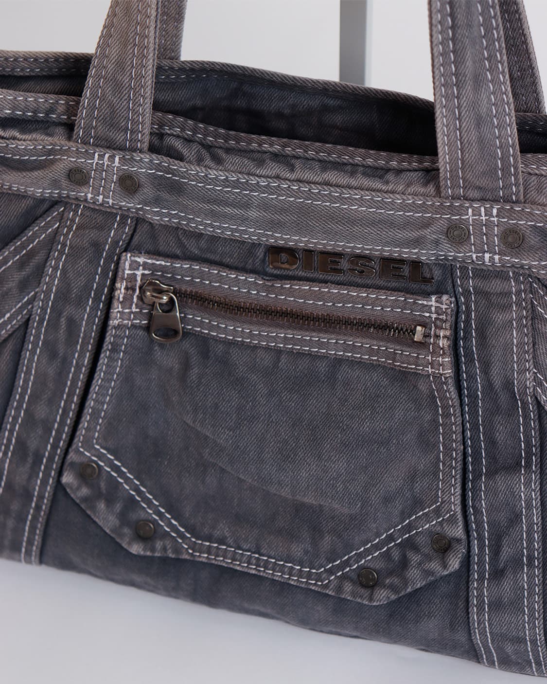 [DIESEL] 워시드 데님 유틸리티 토트 백 상품이미지3