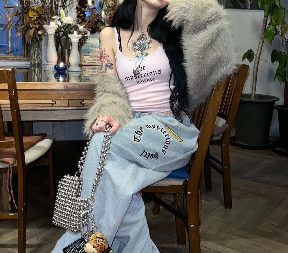 더미스테리어스호텔 레터링 나시 상품이미지3