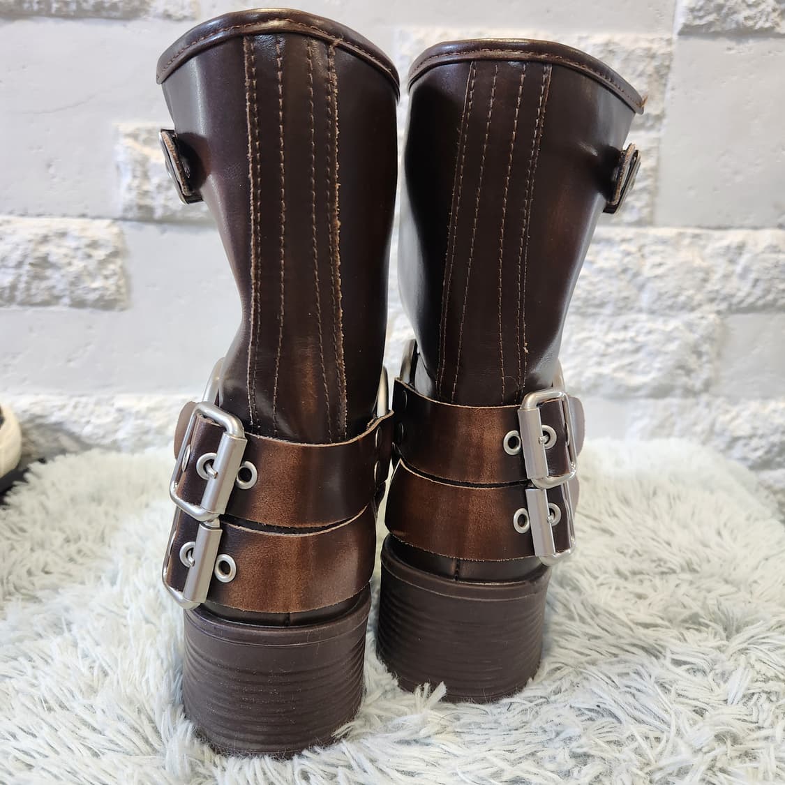 브라운 하네스 미들부츠 / 빈티지 무드 / 버클 디테일
235 상품이미지3