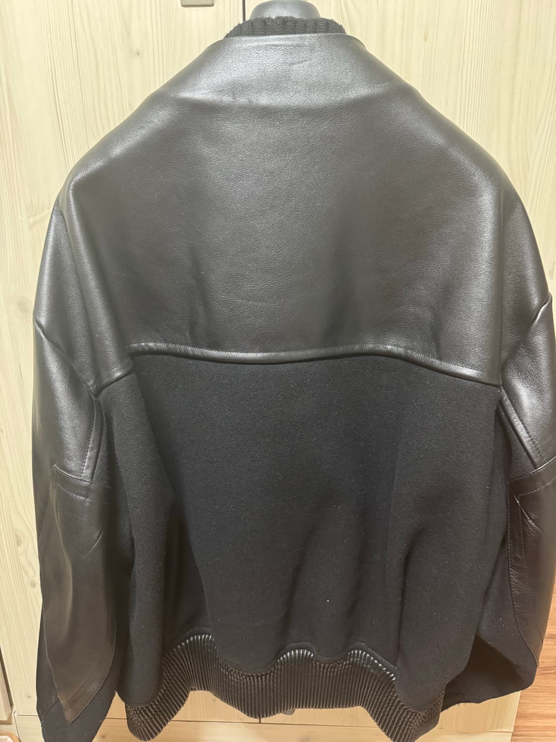송지오 22fw 바시티 50 팝니다 상품이미지2