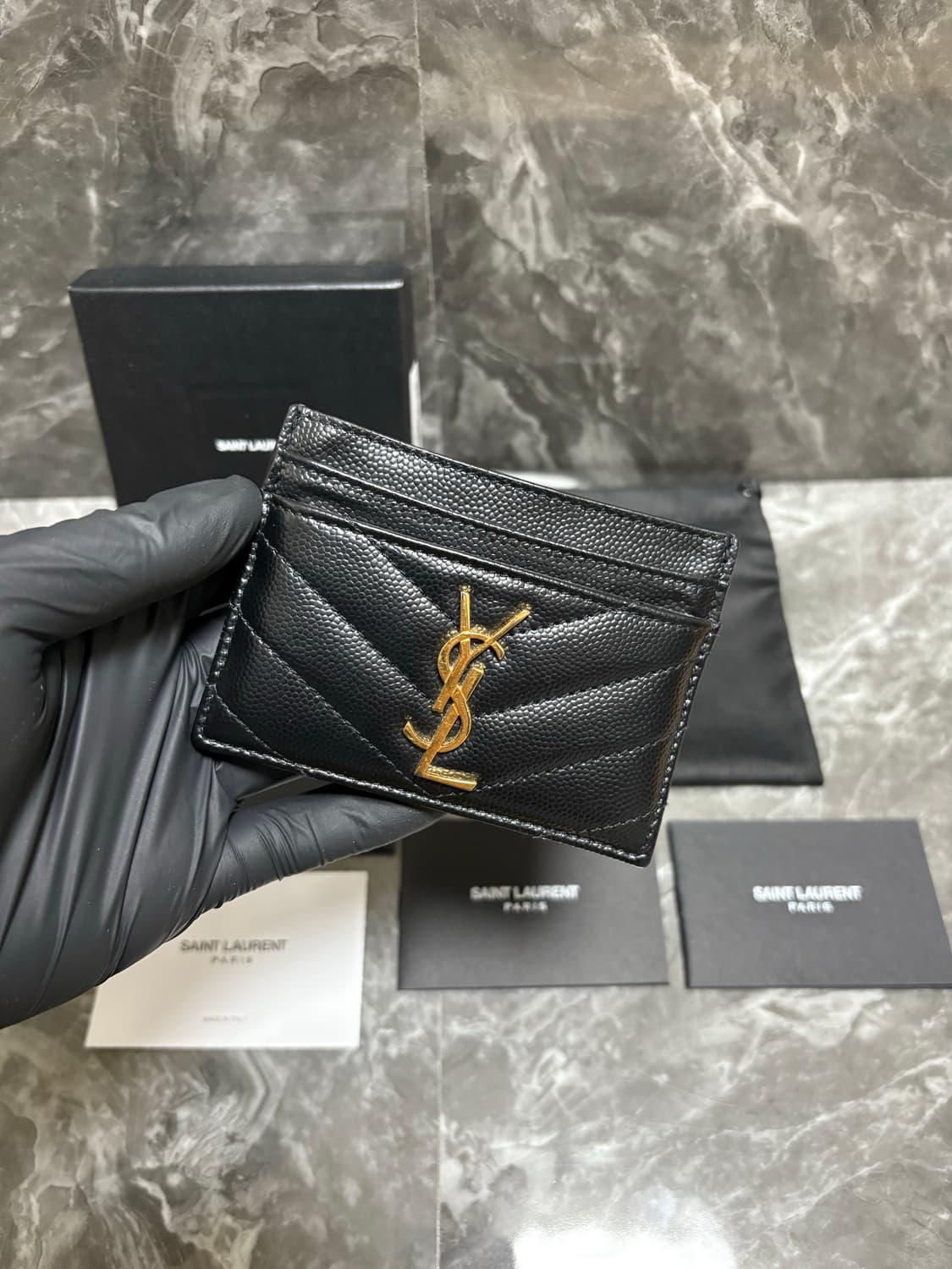 [새상품급] 입생로랑 그랑 드 뿌드르 마틀라세 카드지갑 상품이미지1