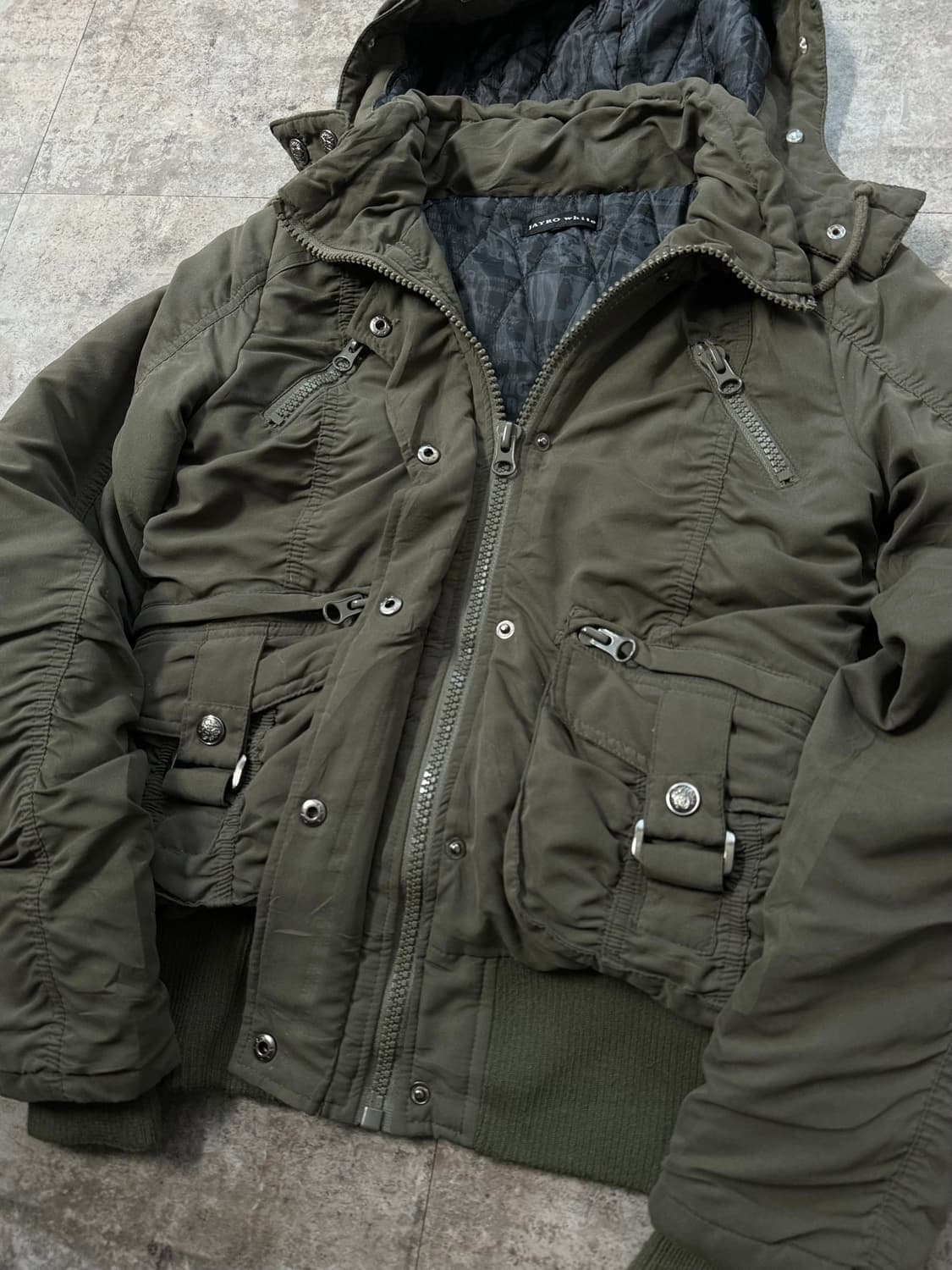 와이투케이 유틸리티 포켓 셔링 푸퍼 자켓 상품이미지2