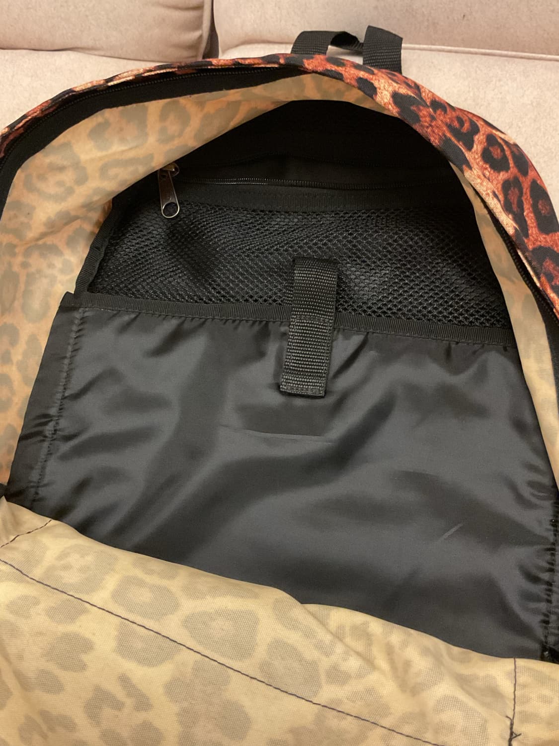 이스트팩 레오파드 호피무늬 백팩 상품이미지4