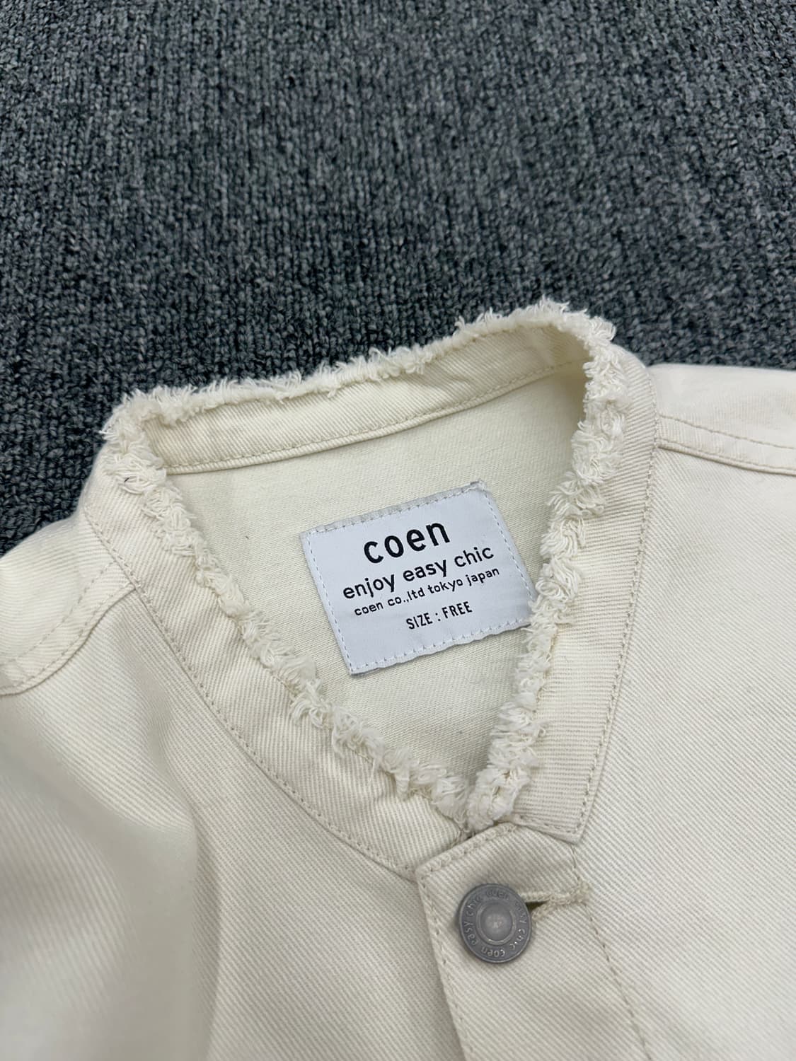 COEN 화이트 데님 논 카라넥 자켓 상품이미지5