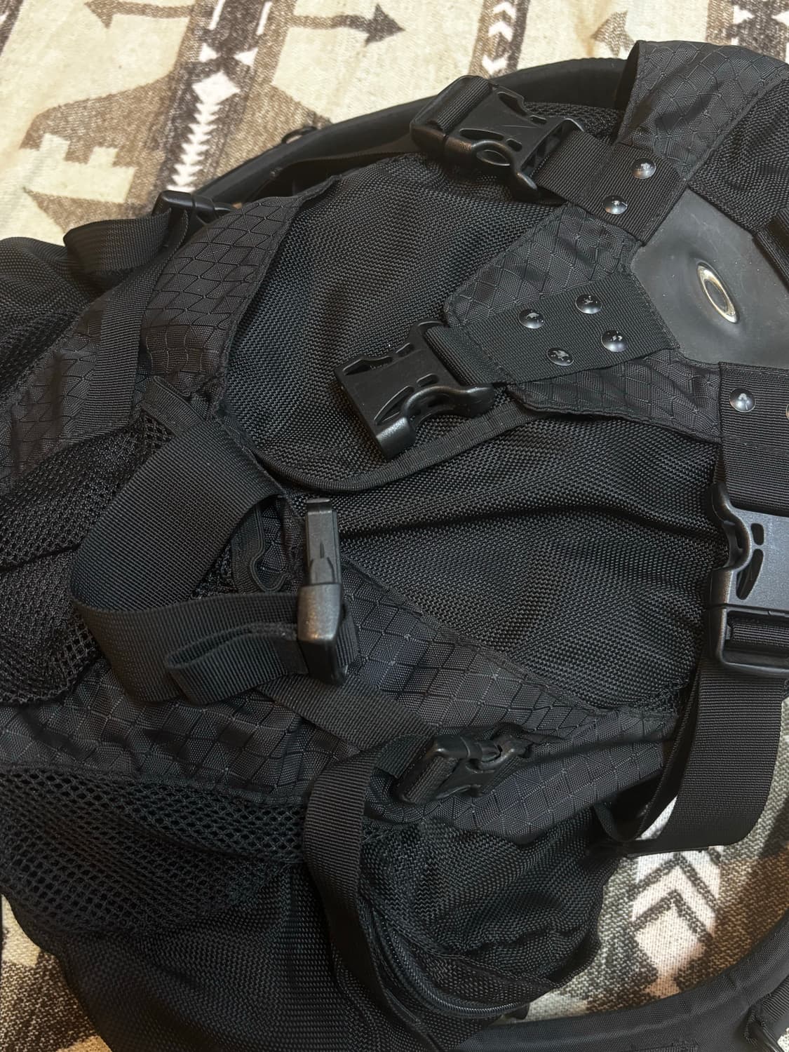 오클리 아이콘 RC 백팩 블랙아웃 상품이미지4