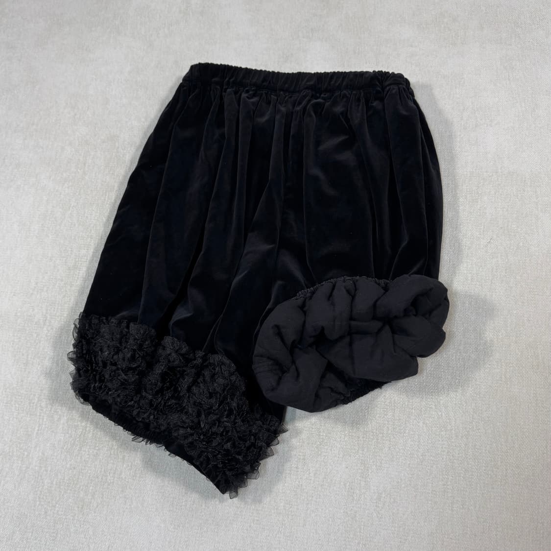 Frill  Velvet Black Pants 상품이미지5