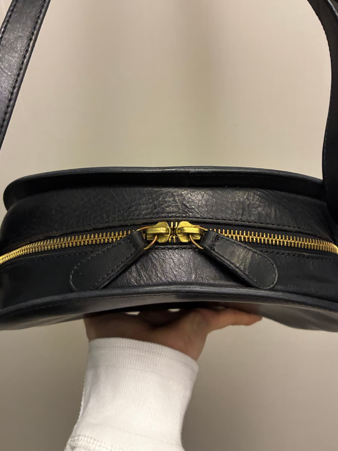 APC 아페쎄 하프문 레더 가죽 크로스백 가방 블랙 상품이미지8