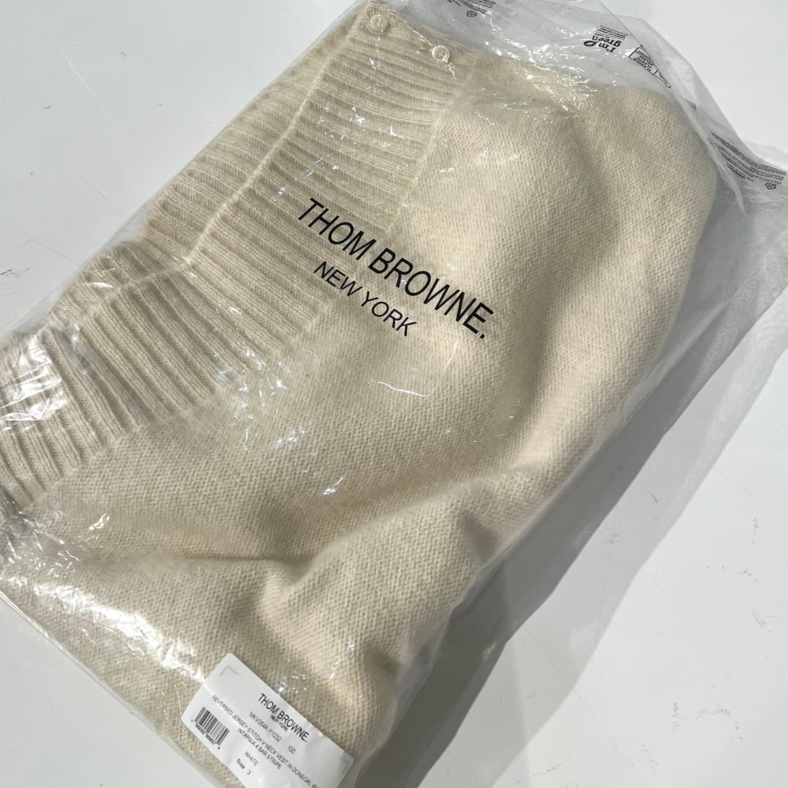 톰브라운 사선 니트조끼 상품이미지9