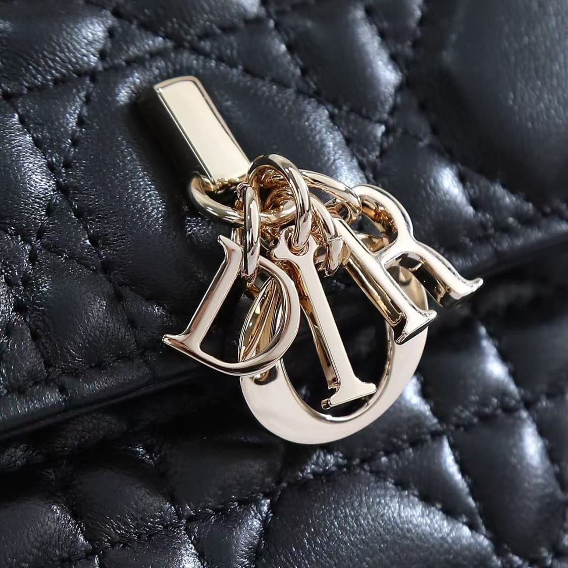 디올 미스 디올 미니백 블랙 까나쥬 램스킨 상품이미지6