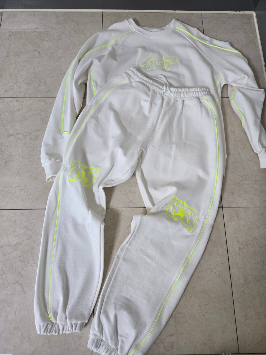 위캔더스(WKNDRS) 상하의 판매합니다. 상품이미지3