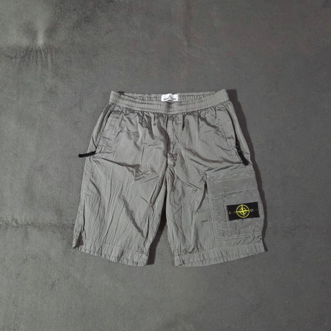 19ss 스톤아일랜드 와펜 나일론 메탈 카고 쇼츠 반바지 32 상품이미지1