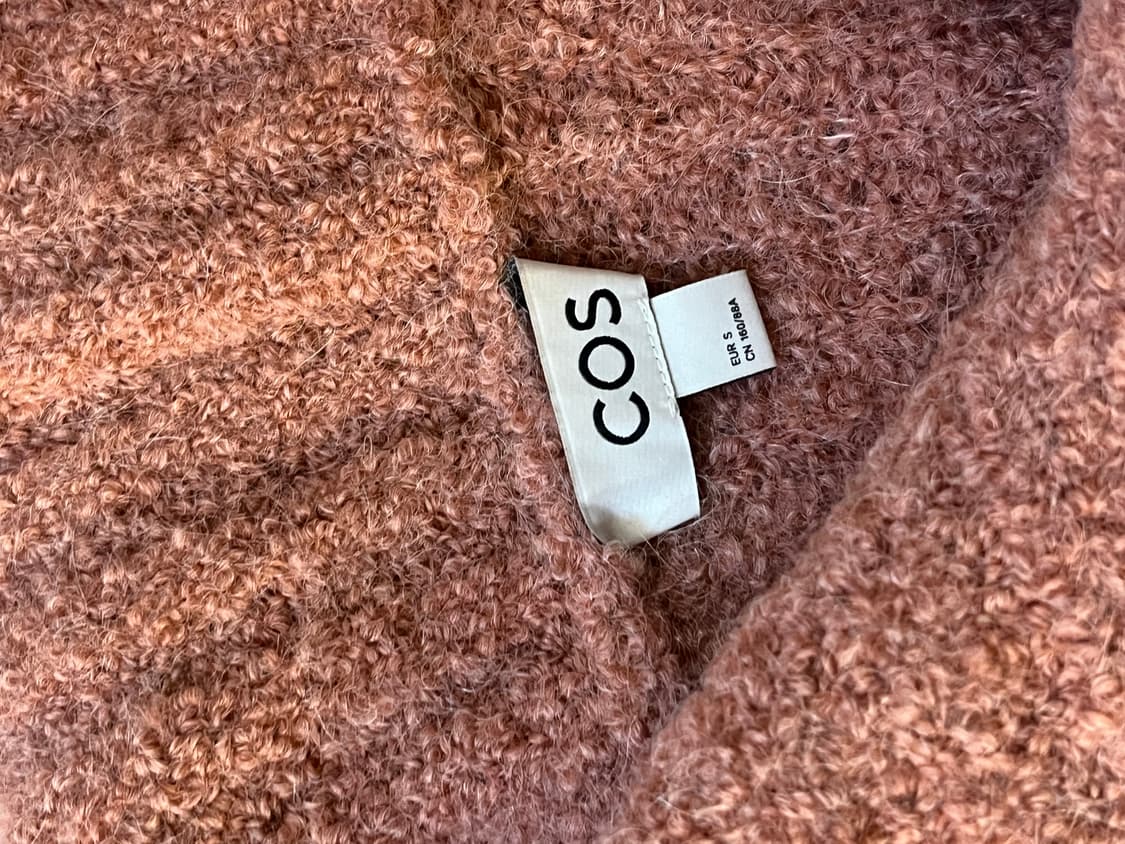 COS 알파카 하이넥 니트 상품이미지5