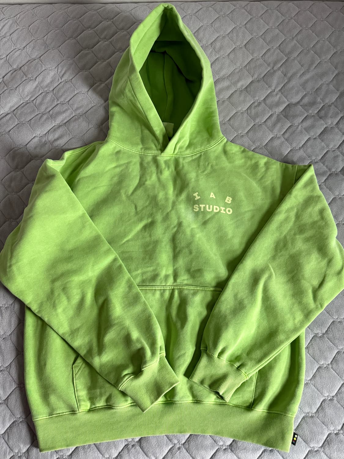 아이앱 스튜디오 후드티 상품이미지2