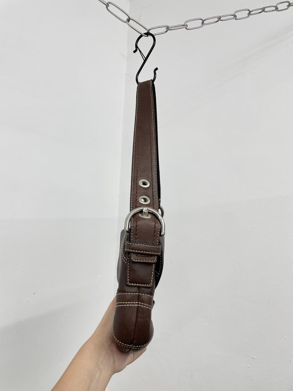 코치 브라운 플랩 숄더백 상품이미지4