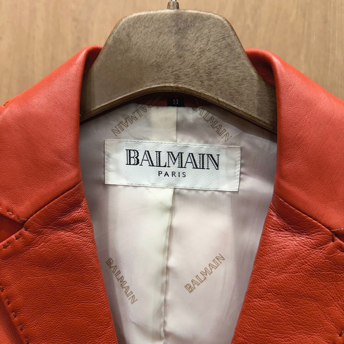 발망 테일러드 싱글 레더 자켓 투 버튼 클로징 핸드 스티치 디테일 오렌지 상품이미지6