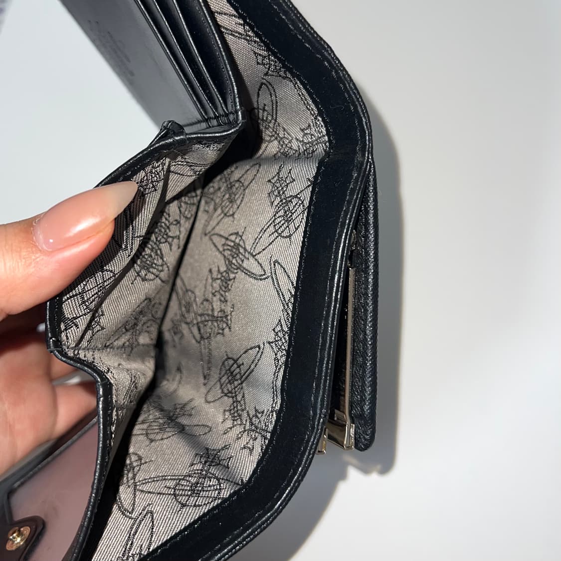 (정품) 비비안웨스트우드 사피아노 스몰 프레임 월렛 지갑 반지갑 상품이미지6