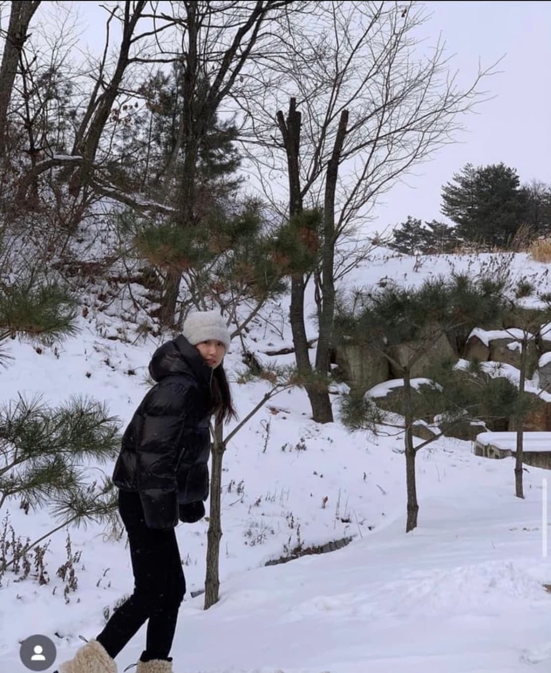 얼바닉30 글로시 다운 패딩 상품이미지4