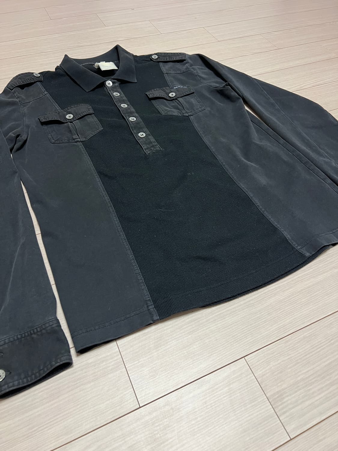 D&G 돌체앤가바나 블랙 배색 포켓 디테일 카라 롱슬리브 / L 상품이미지3